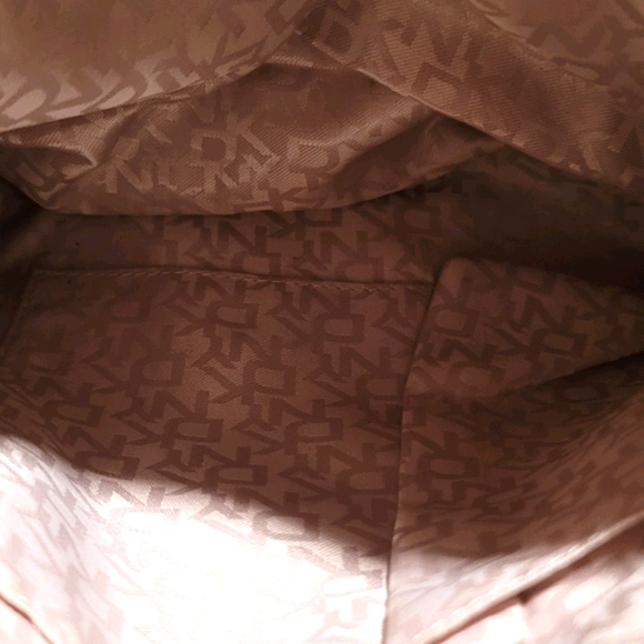 DKNY large Crossbody/shoulder bag - Picture 8 of 15